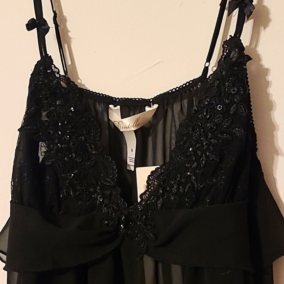 Dentelle Black Nightgown - Picture 3 of 6
